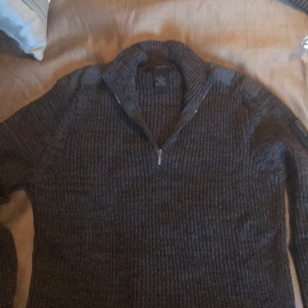Men’s size large Calvin Klein sweater